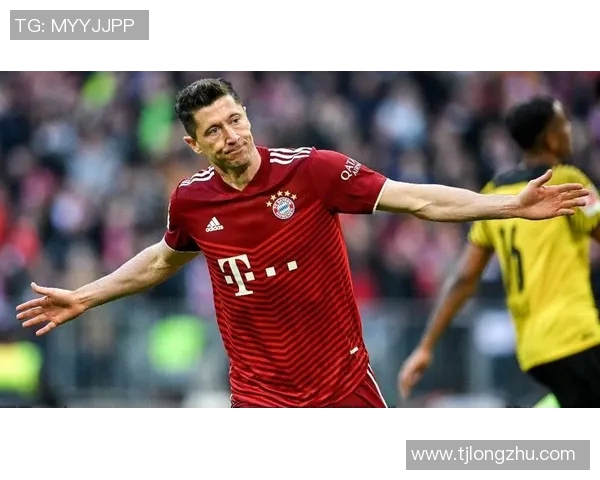 莱万回归拜仁引发球迷愤怒直言其背叛旧主令人失望